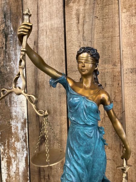 Gartenskulptur Bronze H 60 cm "Justicia Lady"