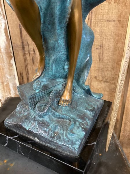 Gartenskulptur Bronze H 60 cm "Justicia Lady"