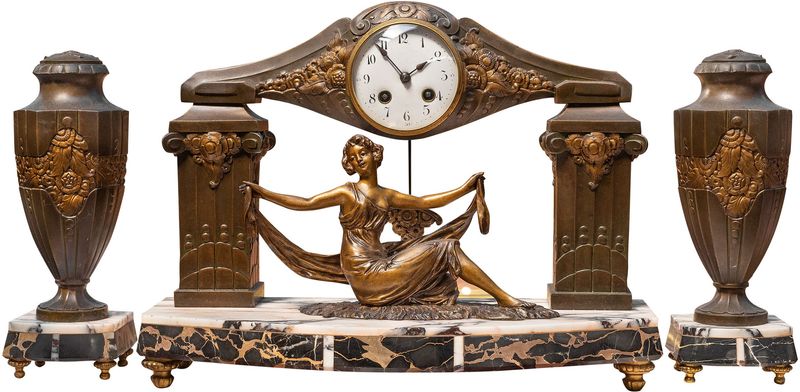 30, Art-Deco Tischuhr Marmor mit Statue