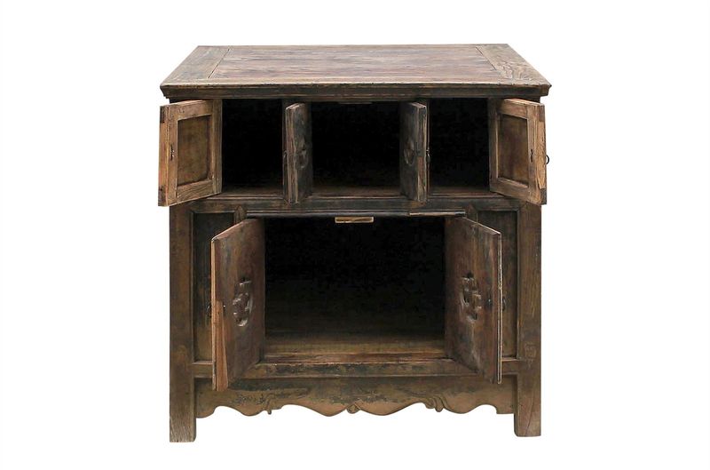 Antiker kleiner Schrank
