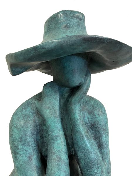Matz Möbel - Bronze Skulptur "Dame mit Hut" antik grün H 71 cm