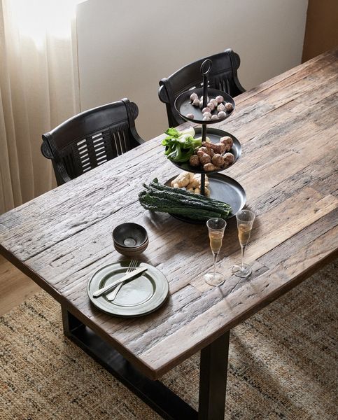 Matz Möbel Recycling Esstisch LOTTE altes Holz und Metallbeine