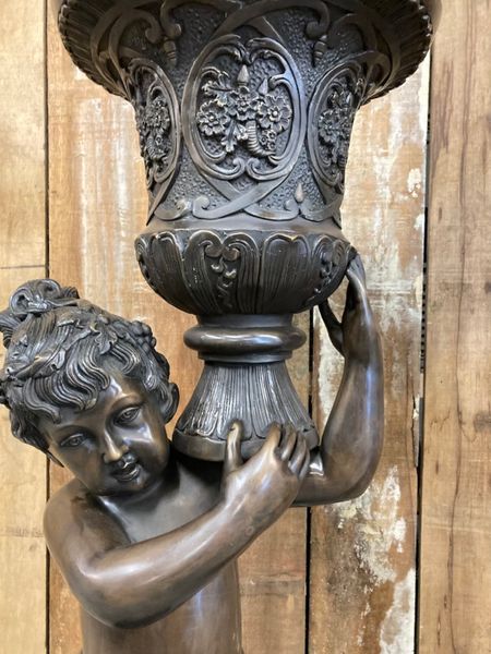 Gartenskulptur Bronze "Junge & Mädchen mit Amphore"