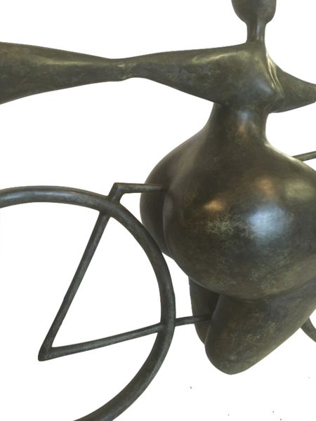 Gartenskulptur Bronze "Frauen auf Fahrrad"