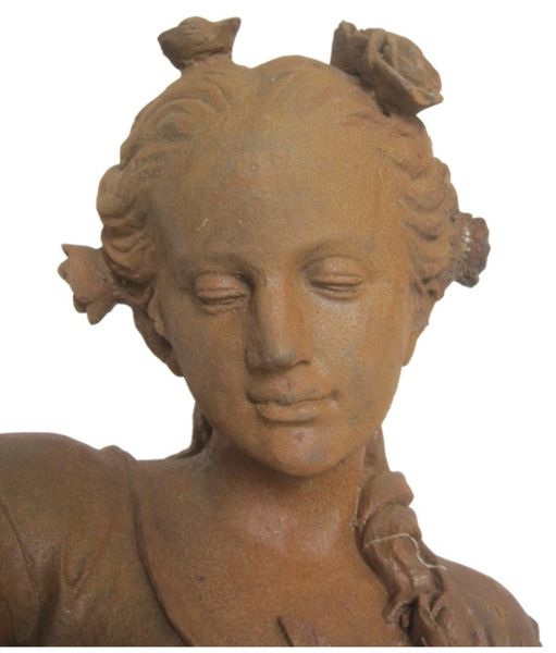 Büste Dame H 60 cm mit Rosen aus Gusseisen