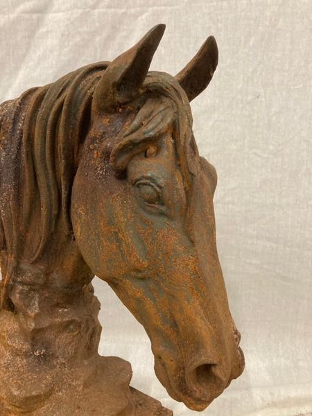 Garten-Figur Gusseisen "Pferdekopf" rostig, Gartendekoration im Landhausstil