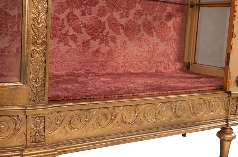 03, Vitrine Gold Louis XVI aus Frankreich