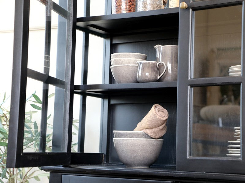 RIKO, Vitrine mit 4 Türen schwarz im Landhausstil