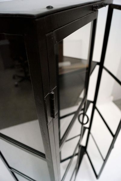 Metall Vitrine JILL schwarz H 176 cm Industriedesign
