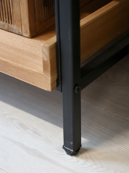 JUNE, Industriedesign Regal mit 6 Fächern Holz-Metall