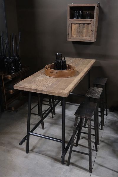 SOLE, Stehtisch Altholz & Metall Industriedesign