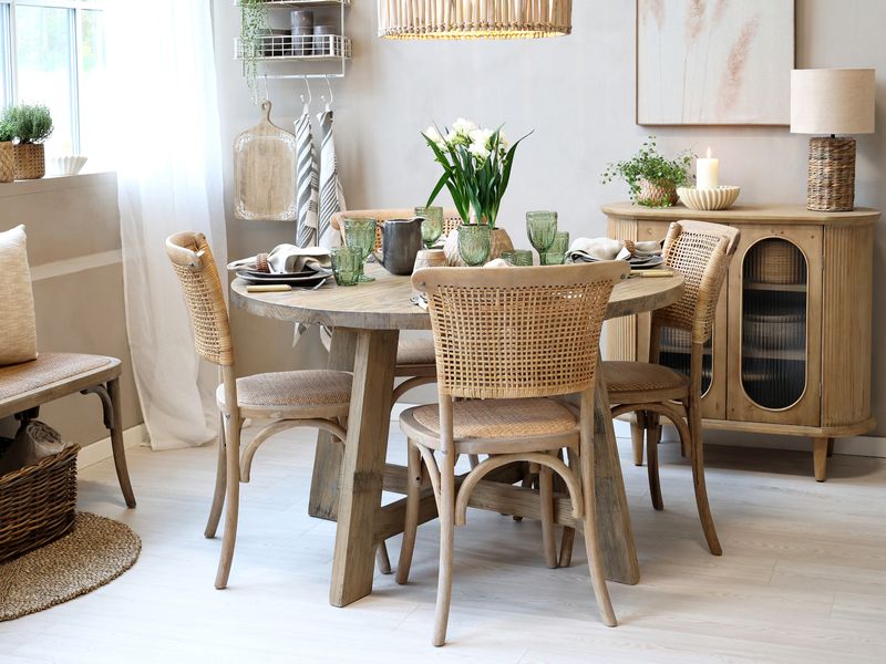Altholz Esstisch ETTA altes Holz rund 120 cm mit ausgestellten Beinen