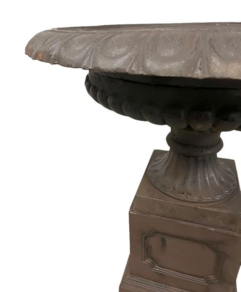 Hohe Amphore, Pflanzschale auf Sockel dunkelgrau-antik Gusseisen H 96 cm