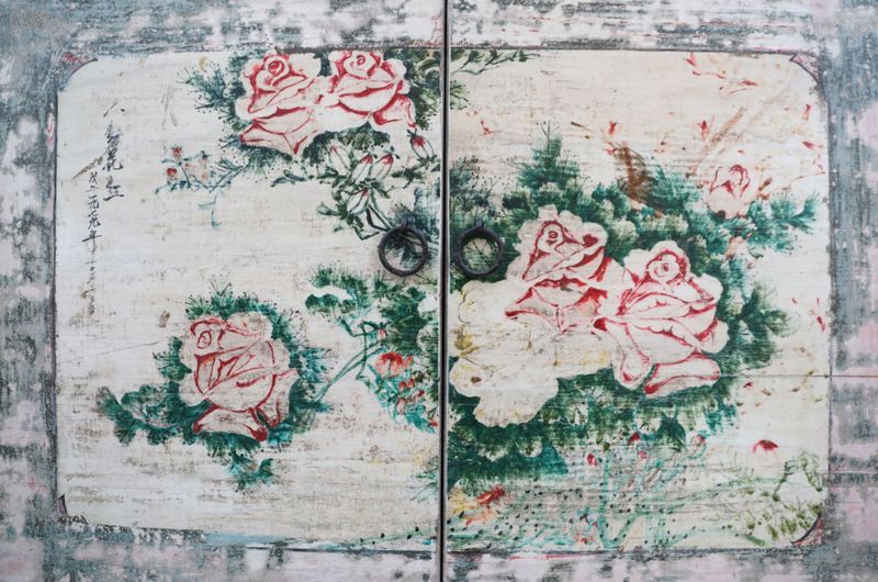 Antikes Sideboard, Anrichte 181 cm breit mit Blumen Malerei