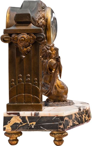 30, Art-Deco Tischuhr Marmor mit Statue
