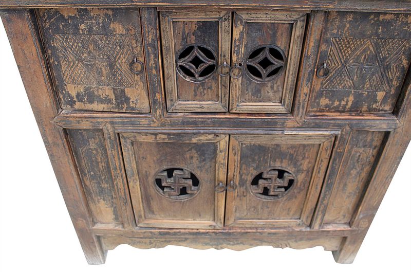 Antiker kleiner Schrank