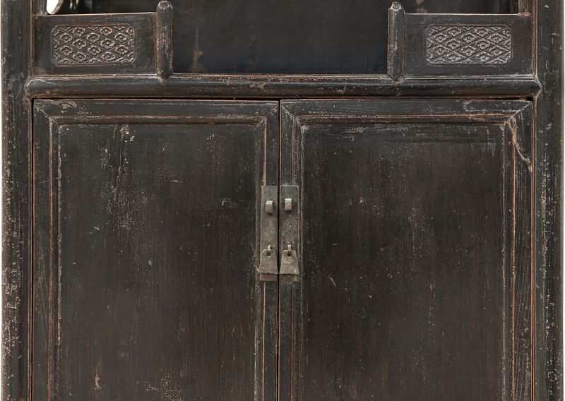 ELI, antiker Ming-Schrank 180 Jahre alt