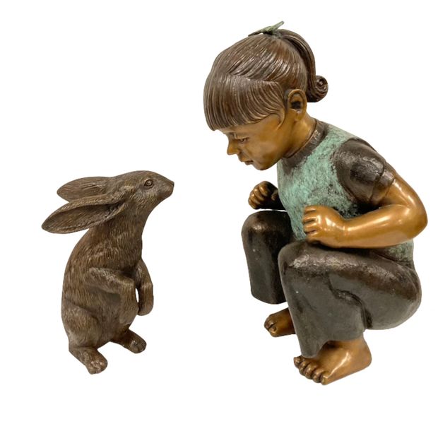 Gartenskulptur Bronze "Mädchen mit Hase"