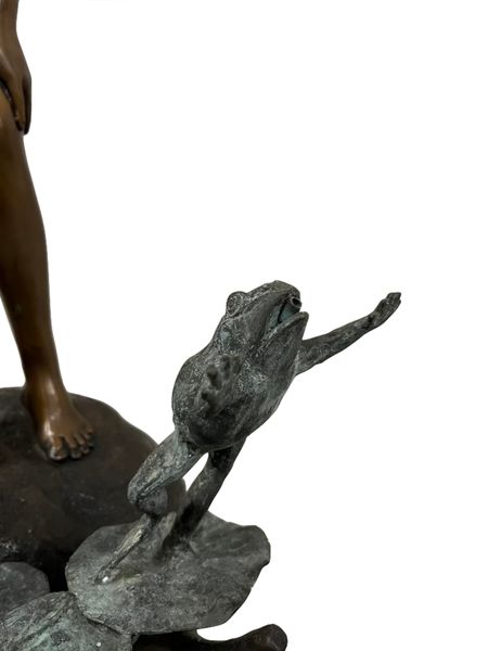 Garten Skulptur Bronze Brunnen "Mädchen mit Frosch" Wasserspiel