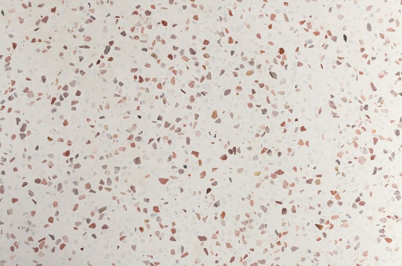 LENE, Designer Couchtisch rund 80 cm weißer Terrazzo