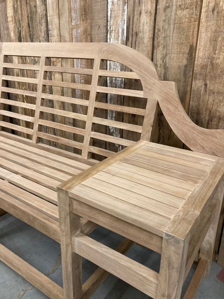 TARA, außergewöhnliche Gartenbank Holz mit 2 Tischen im Landhausstil, große Gartenbank