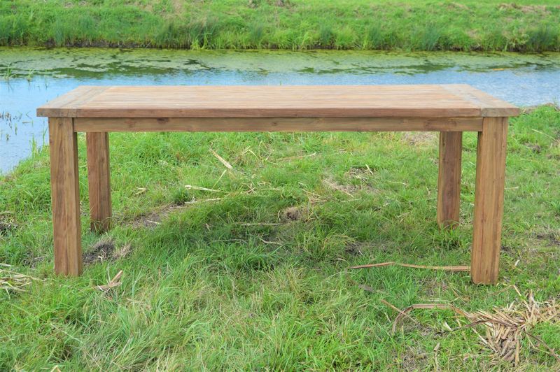 Rustikaler Gartentisch LIVI 200 cm lang massiv Teak Landhausstil