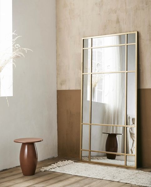 Großer Spiegel H 203 cm gold Metall mit kleinen Fenstern