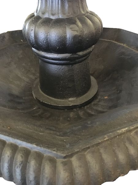 Brunnen Gusseisen 3 Stufen H 210 cm antik schwarz