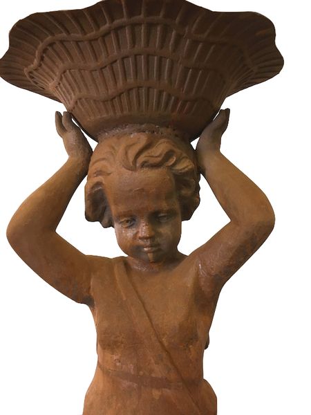 Brunnen Gusseisen "Engel-Junge Brunnen" rostig antik H 190 cm