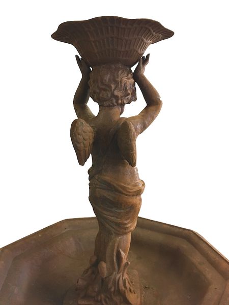 Brunnen Gusseisen "Engel-Junge Brunnen" rostig antik H 190 cm