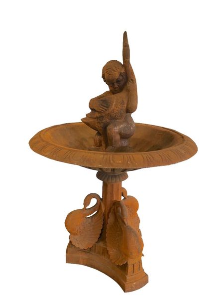 Gusseisen Brunnen "Junge mit Schwan" H 140 cm rostige Patina