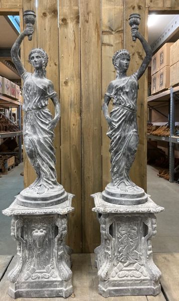 Großes Gusseisen-Paar Skulptur weiß antik "Lady mit Fackel "