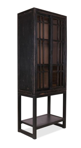 Hochbeinige Landhaus Vitrine MURA mit Schiebetüren