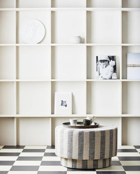 NICK, runder Hocker gestreift schwarz-beige, Designer Sitzmöbel