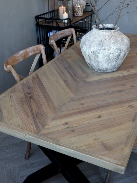 MIMI, Esstisch Holz Fischgratmuster, X-Metallbeine