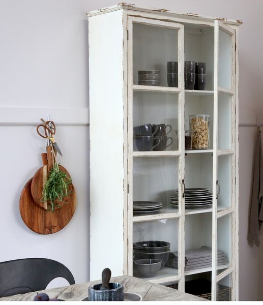 Weiße Landhaus Vitrine EDDI auf Rädern shabby chic