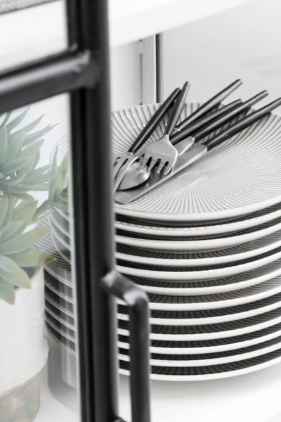 LEA, große Metall Vitrine H 205 cm schwarz & weiß industriell