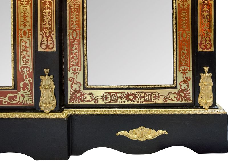 22, Antikes Boulle-Sideboard