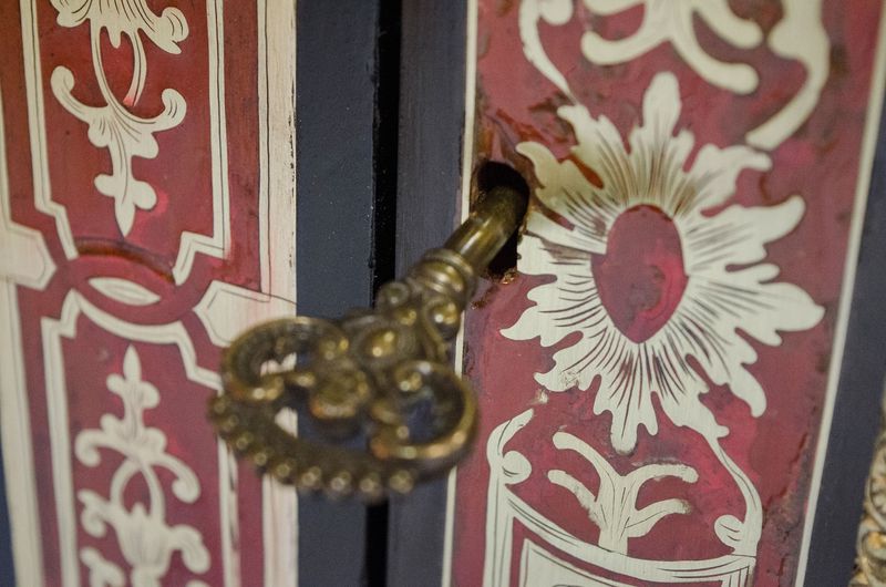 22, Antikes Boulle-Sideboard