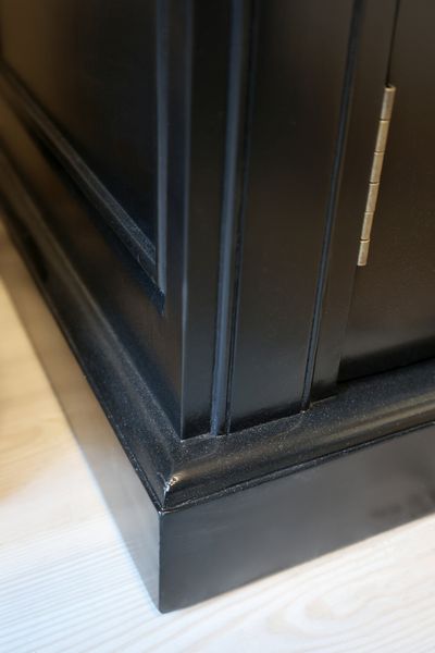 Matz Möbel großer Bücherschrank JAKE Holz schwarz im Landhausstil