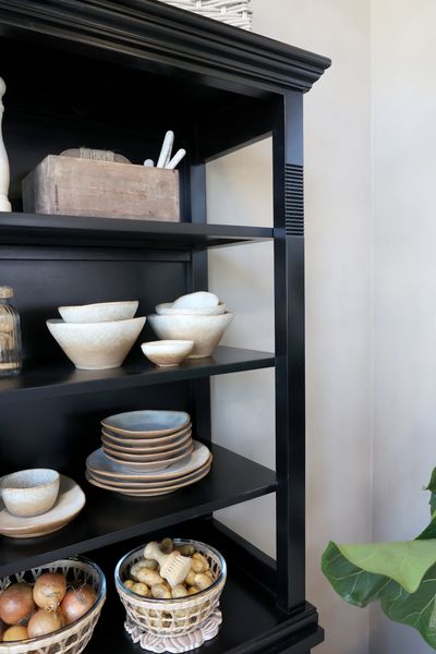 Matz Möbel großer Bücherschrank JAKE Holz schwarz im Landhausstil