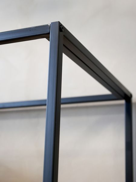 JUNE, Industriedesign Regal mit 6 Fächern Holz-Metall