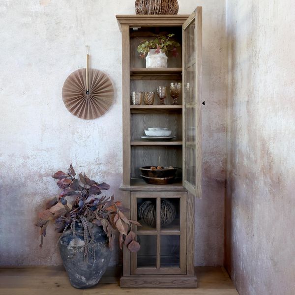 RIKO, Schmale natur Holz Vitrine mit 2 Türen im Landhausstil