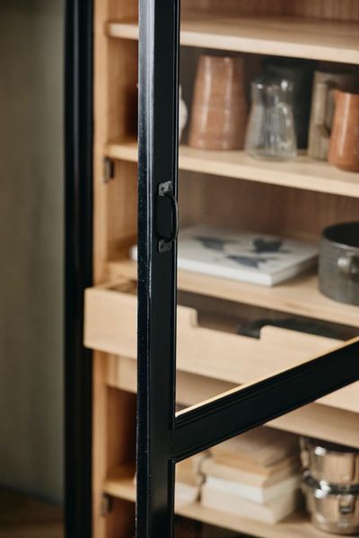 Matz Möbel schmale Vitrine DEAN schwarz-natur, Spind Landhausstil