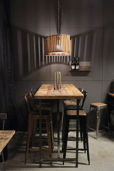 RAJA, Stehtisch Holz-Metall Industriedesign