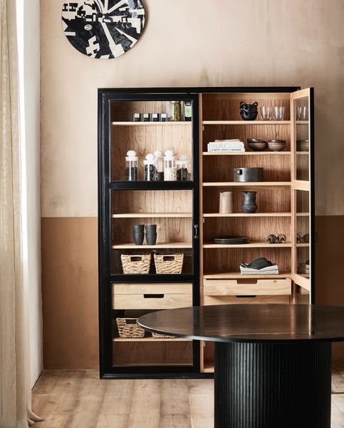 Große Holz Vitrine DEAN schwarz-natur Landhausstil
