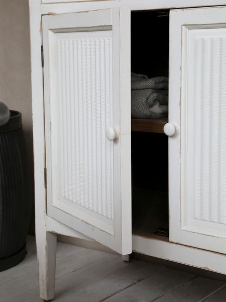 Vintage weiße Kommode TILA 83 cm breit im Landhausstil
