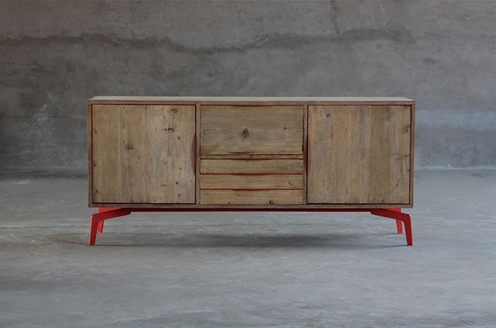 Garten LoungemObel Holz Sale ~ Schrank Altholz rotes MetallGröße B210 T48 H100 cm, 95kg Garten LoungemObel Holz Sale ~ Schrank Altholz rotes MetallGröße B210 T48 H100 cm, 95kg
